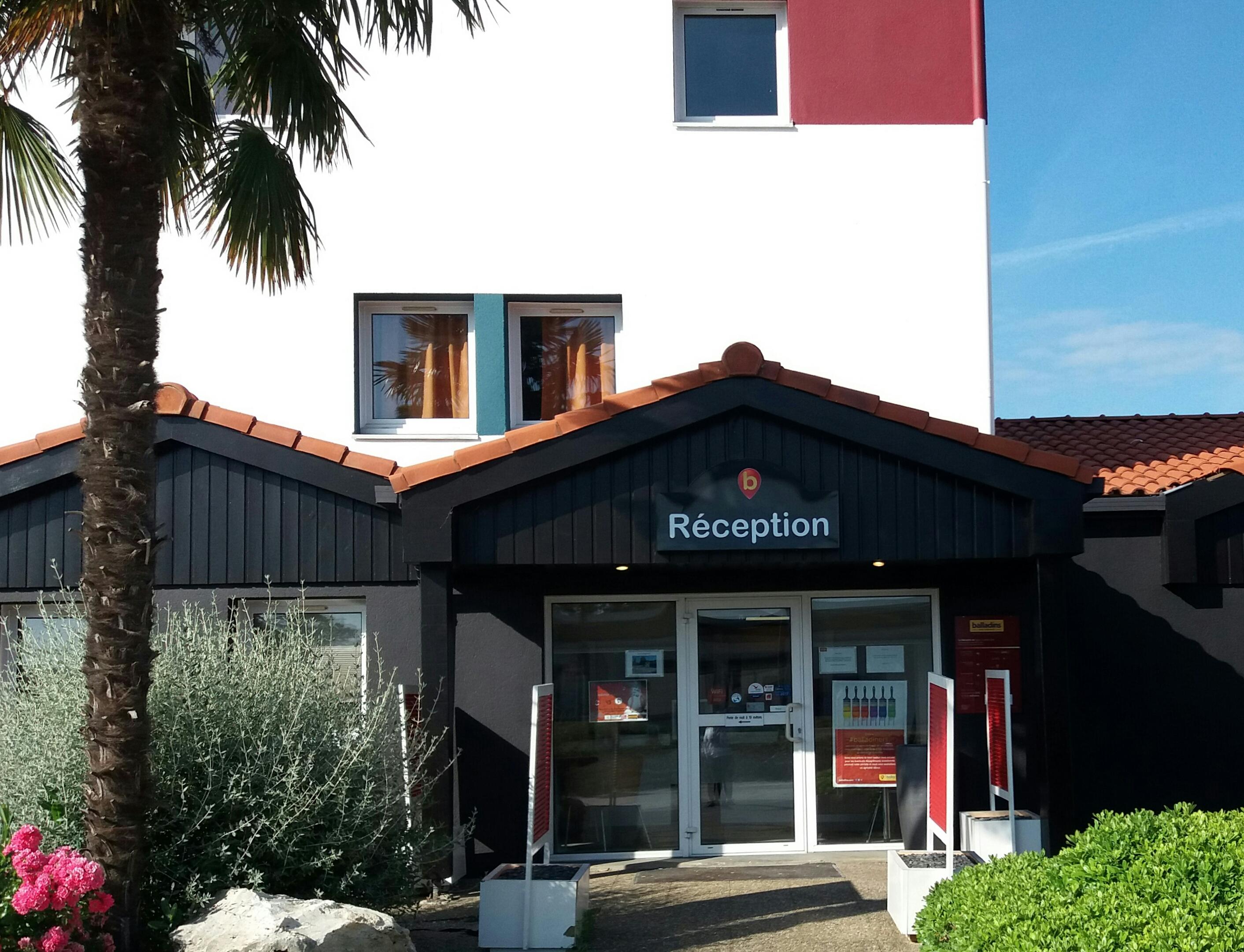 Kyriad Direct Agen Castelculier Exteriér fotografie